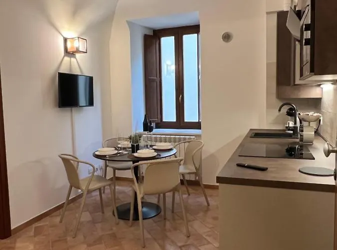 In Media Urbe - Intero Apartmán LʼAquila