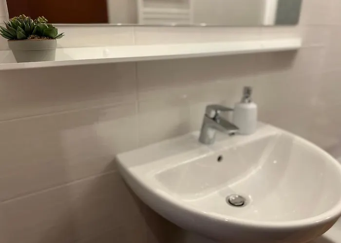 In Media Urbe - Intero *