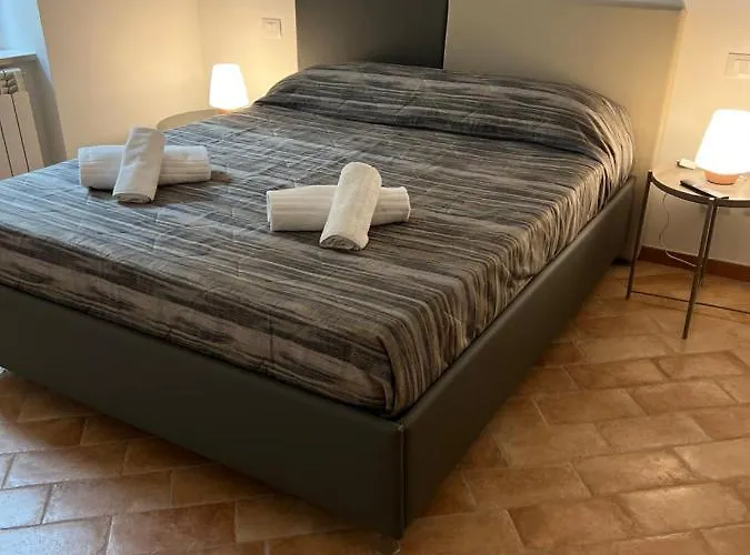 In Media Urbe - Intero *